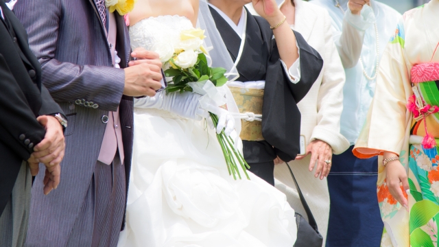 ご家族やご親族の結婚式に初めての黒留袖レンタルを安心に