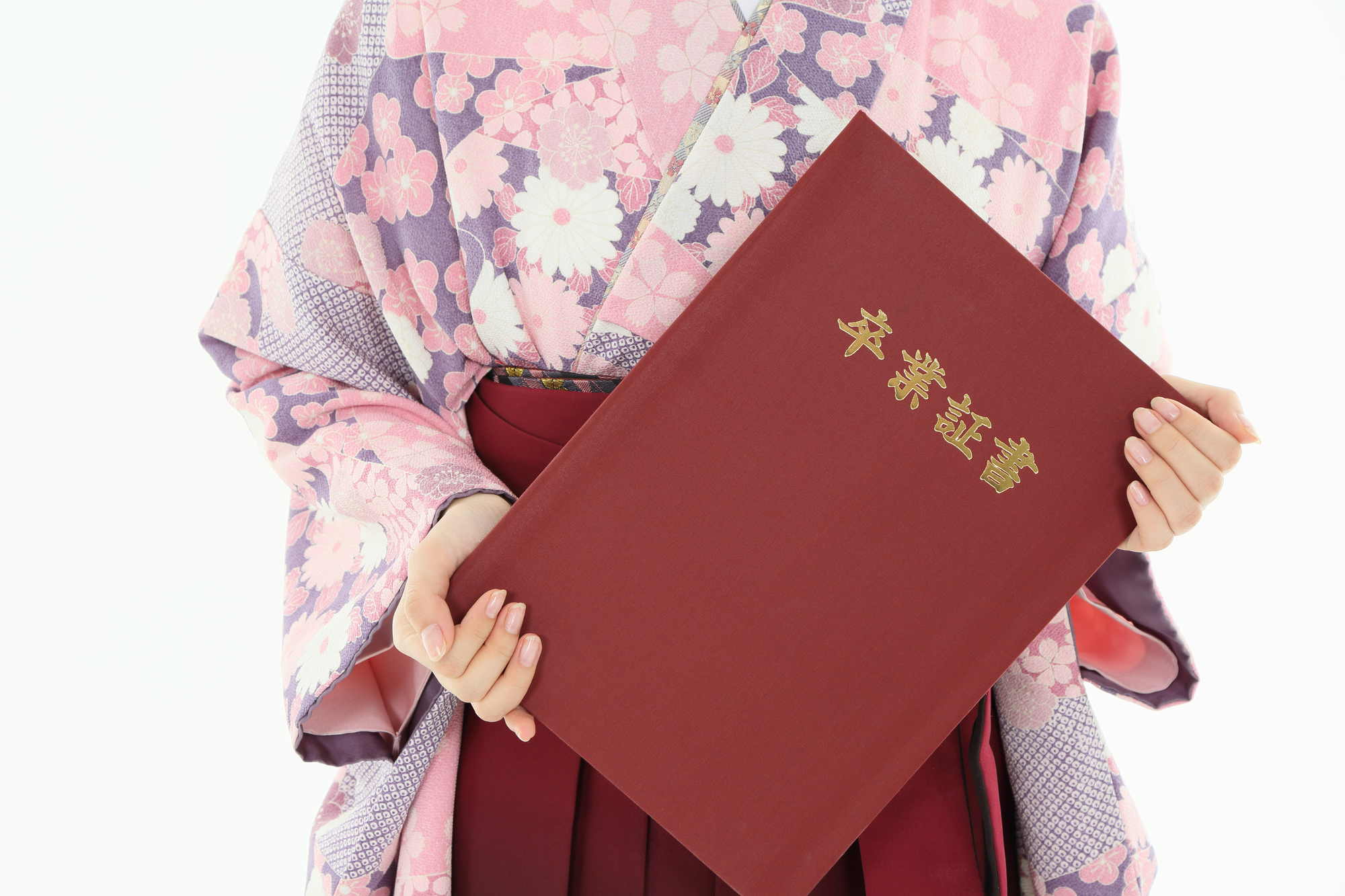 卒業式の袴のレンタルがおすすめ！その理由や袴選びのポイントをご解説